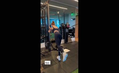 MADELAINE PETSCH NUDE/SEXY SCENE IN MADELAINE PETSCH SHOWS OFF HER SEXY ASS AT THE GYM.