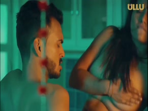 JINNIE JAAZ in JANE ANJANE MEIN 7