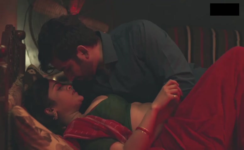 Hot Romantic Kiss Video Suhagrat Mp3 Suhagrat Sexy Video - Prajakta Dusane Breasts Scene in Patra Petika - AZNude