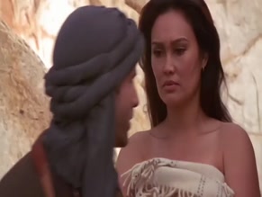 TIA CARRERE NUDE/SEXY SCENE IN RELIC HUNTER