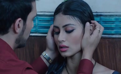 MOUNI ROY NUDE/SEXY SCENE IN NAAGIN