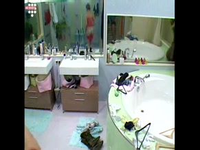 DIDO VAN KUIJK NUDE/SEXY SCENE IN BIG BROTHER NETHERLANDS