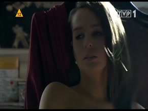 KATARZYNA SOWINSKA NUDE/SEXY SCENE IN KROLOWIE SRODMIESCIA