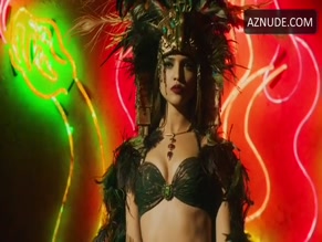 EIZA GONZALEZ NUDE/SEXY SCENE IN FROM DUSK TILL DAWN: THE SERIES