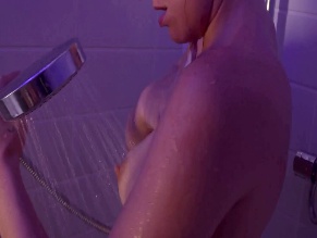 ELENA WOLFF NUDE/SEXY SCENE IN ASCHE