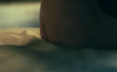 ELISABETH MOSS in THE HANDMAID'S TALE