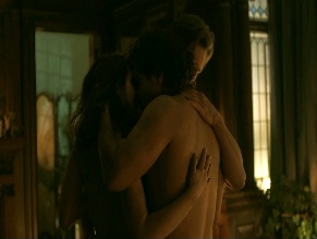 ELLA RAE PECK in DEVIL IN DISGUISE: JOHN WAYNE GACY (2025)