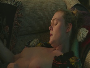 ELLE FANNING NUDE/SEXY SCENE IN MARGO'S GOT MONEY TROUBLES
