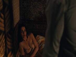 EMILIA CLARKE in PONIES