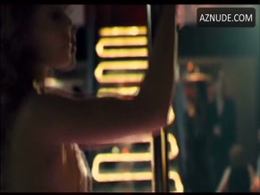 EMILIE LENGLEZ NUDE/SEXY SCENE IN SCORPION