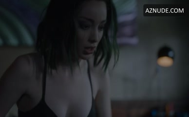 EMMA DUMONT in The Gifted