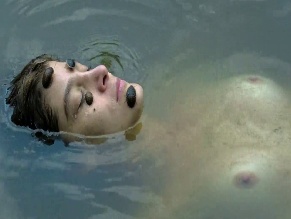 ESTEFANIA PINERES in DELIRIUM (2025)