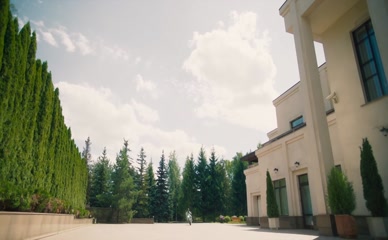 ALINA DULOVA NUDE/SEXY SCENE IN BEDNYE SMEYUTSYA, BOGATYE PLACHUT