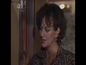 MARTA SLADECKOVA in HEAD WASHING (1988)
