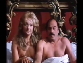 FRANCA MANTELLI NUDE/SEXY SCENE IN BIANCANEVE & CO.