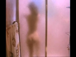 GRACE RENAT NUDE/SEXY SCENE IN 4 HEMBRAS Y UN MACHO MENOS