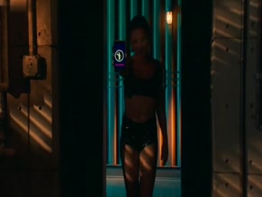 LIZZE BROADWAY NUDE/SEXY SCENE IN AMERICAN PIE PRESENTS: GIRLS' RULES