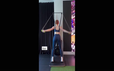 MADELAINE PETSCH NUDE/SEXY SCENE IN MADELAINE PETSCH SHOWS OFF HER SEXY ASS AT THE GYM.