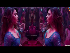 SAMANTHA RUTH PRABHU in SAMANTHA RUTH PRABHU SEXY CLEAVAGE2021