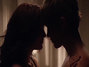 LEIGHTON MEESTER NUDE/SEXY SCENE IN GOSSIP GIRL