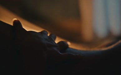 LARISSA GOES NUDE/SEXY SCENE IN GUERREIROS DO SOL