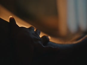 LARISSA GOES NUDE/SEXY SCENE IN GUERREIROS DO SOL