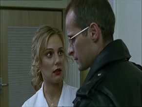 EVA HASSMANN in WEIHNACHTEN (2002)