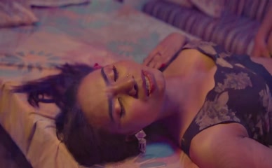 BHARTI JHA,SUHANA KHAN NUDE/SEXY SCENE IN GAON KI GARMI