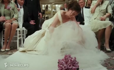 ANNE HATHAWAY in BRIDE WARS