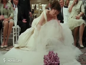ANNE HATHAWAY in BRIDE WARS (2009)