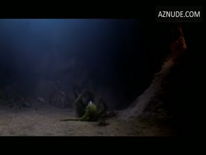 FEMI TAYLOR NUDE/SEXY SCENE IN RETURN OF THE JEDI
