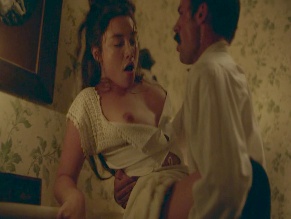 FLORENCE PUGH in EAST OF EDEN