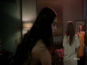 MELISSA BARRERA in VIDA