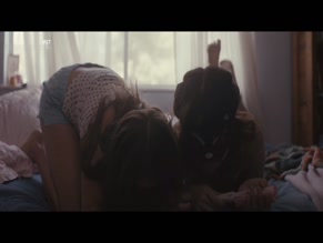 NICHOLE BLOOM NUDE/SEXY SCENE IN TEENAGE COCKTAIL