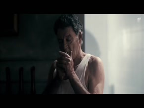 INDIA EISLEY NUDE/SEXY SCENE IN KITE