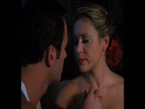 Түнде жыныстық қатынасқа түскен ата-ананың видеосы