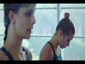 VITTORIA PUCCINI in 18 PRESENTS (2020)