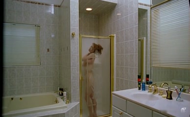 AMALIYA MORDVINOVA NUDE/SEXY SCENE IN ZATVORNIK