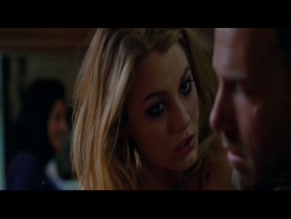 BLAKE LIVELY NUDE/SEXY SCENE IN THE TOWN