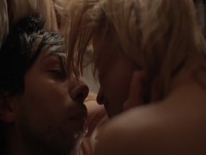 MARTINA SCHONE-RADUNSKI in KAPTN OSKAR (2013)