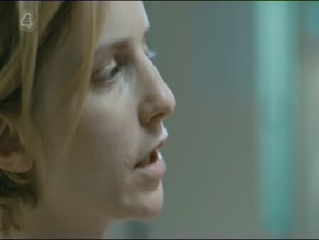 FAYE MARSAY in GLUE (2014)
