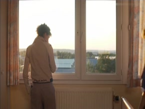 JULIETTE POISSONNIER in HISTOIRE BELGE (2012)