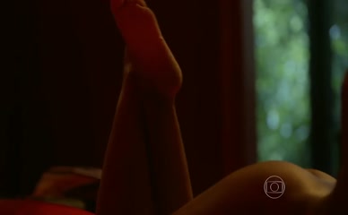 MARIA BIA NUDE/SEXY SCENE IN SEXO E AS NEGAS