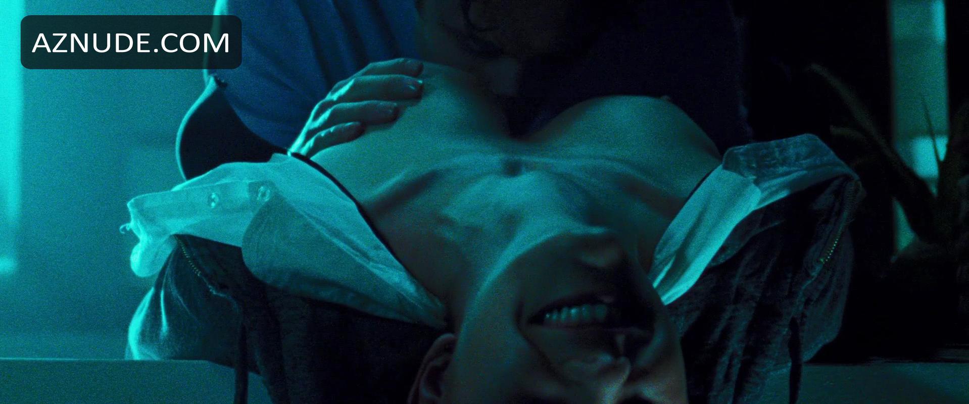 The collector sex scene