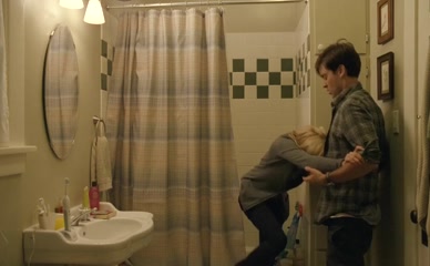 ELIZABETH BANKS NUDE/SEXY SCENE IN THE DETAILS