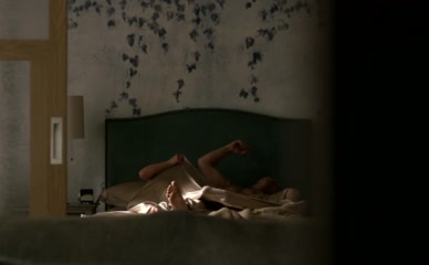 RACHAEL TAYLOR NUDE/SEXY SCENE IN JESSICA JONES