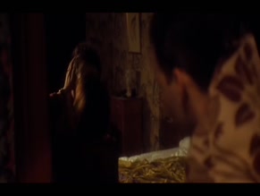 JENNIFER JASON LEIGH in MRS. PARKER AND THE VICIOUS CIRCLE