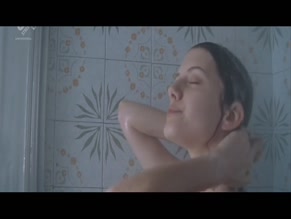 MELANIE LAURENT in LA CHAMBRE DES MORTS (2007)
