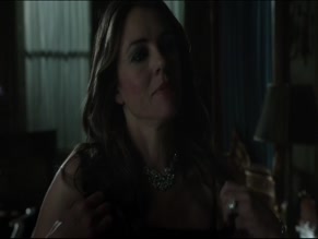ELIZABETH HURLEY NUDE/SEXY SCENE IN THE ROYALS