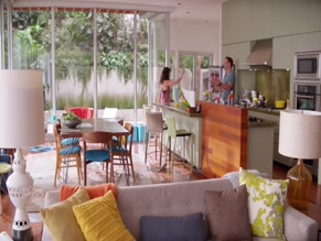 LISA EDELSTEIN NUDE/SEXY SCENE IN GIRLFRIENDS' GUIDE TO DIVORCE